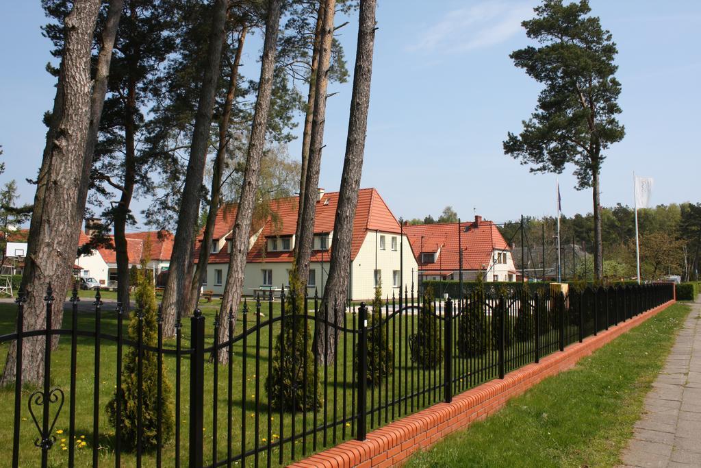 Osrodek Wypoczynkowy Merkury Mrzeżyno Esterno foto