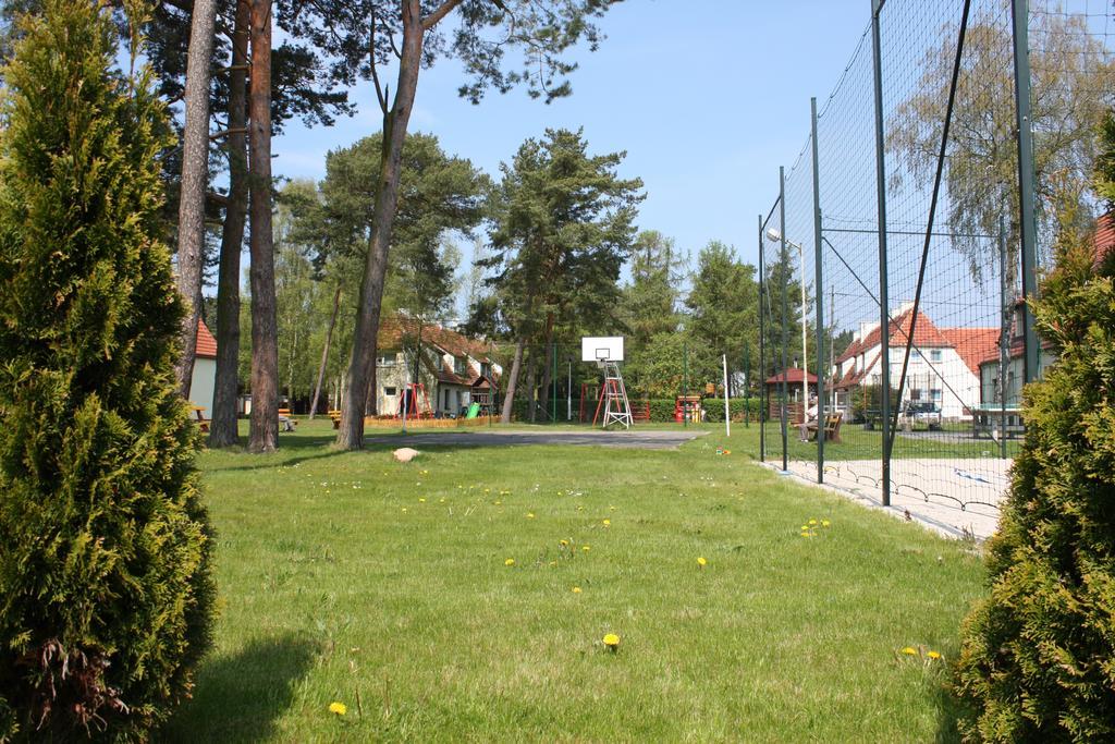 Osrodek Wypoczynkowy Merkury Mrzeżyno Esterno foto